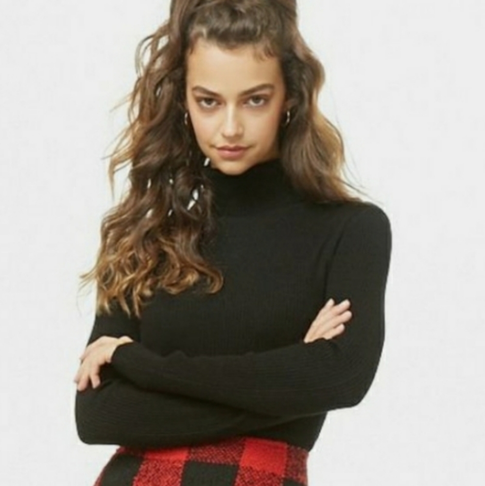 F21 Crew Neck Long Sleeve Top NWOT